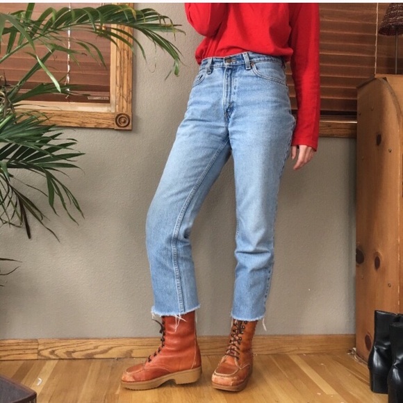 Vintage High Waisted Raw Hem Levi’s - XXS-M - Picture 4 of 4